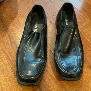 District 3 sz 12 mens dress shoes
